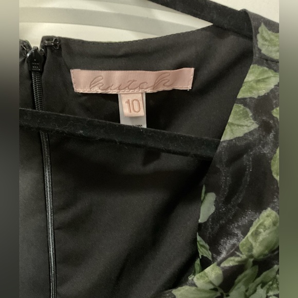 62. Hutch Green Floral Sheer Sleeve Dress, Size 10. - Picture 7 of 7